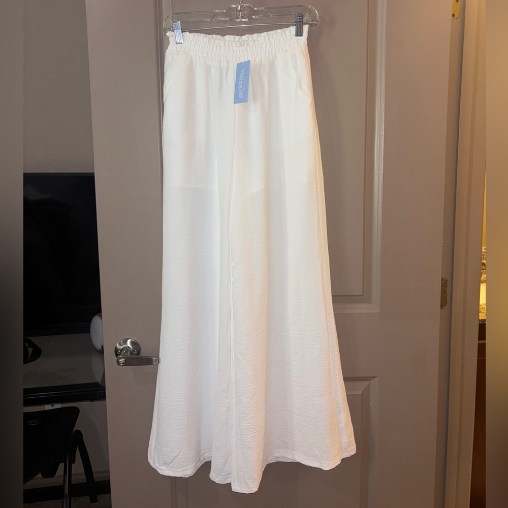 NWT White Wide Leg Pants